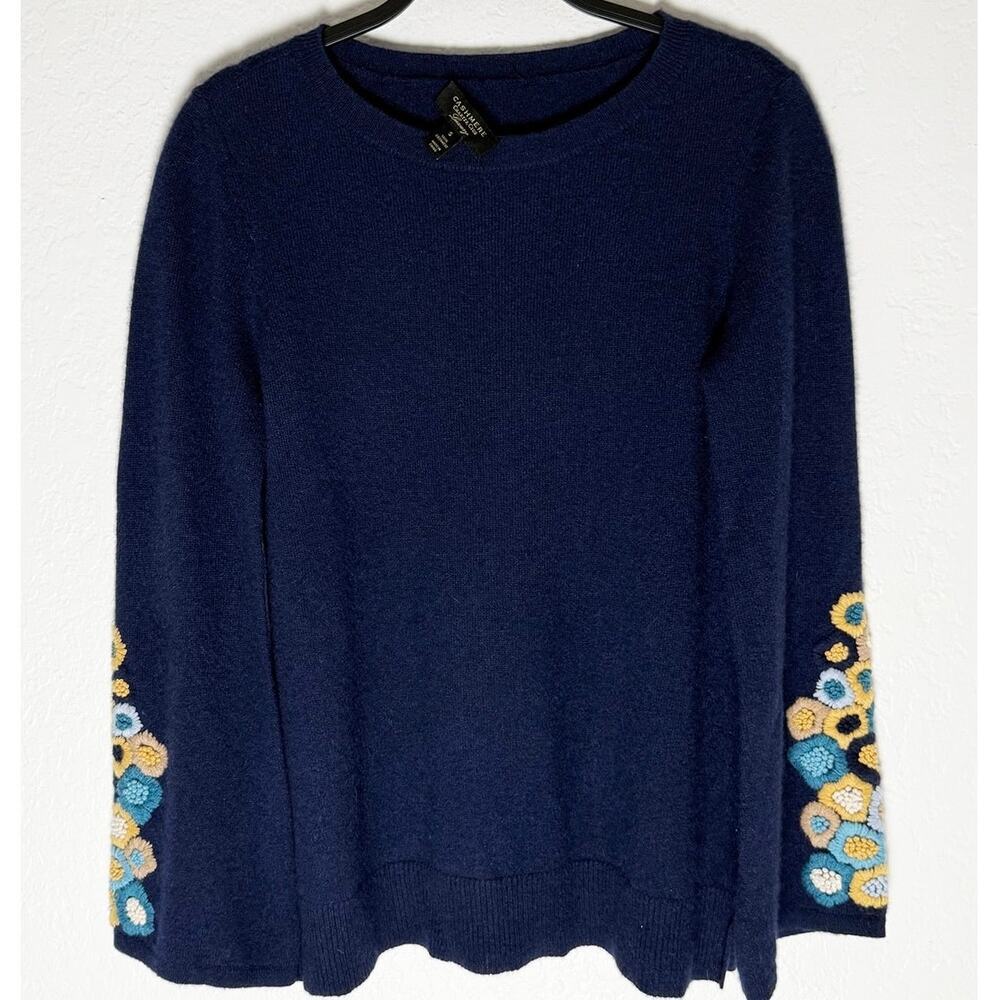 Cashmere Charter Club Women's Navy Blue Sweater Embroidered Flowers On Sleeves